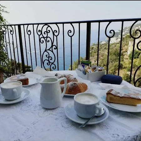 Alojamento de Acomodação e Pequeno-almoço Viviani Amalfi